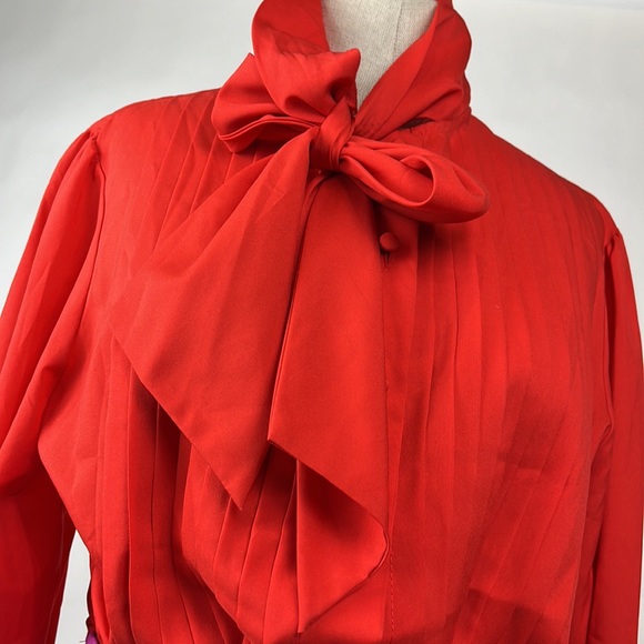 ❤️ True vintage red blouse with bow - Picture 5 of 11